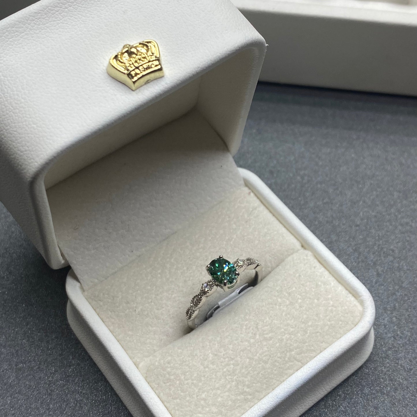 1 carat moissanite ring