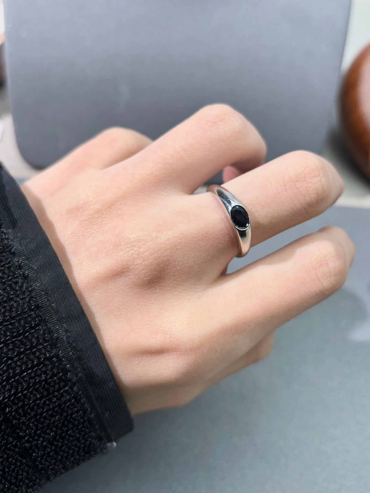 Black spinel ring
