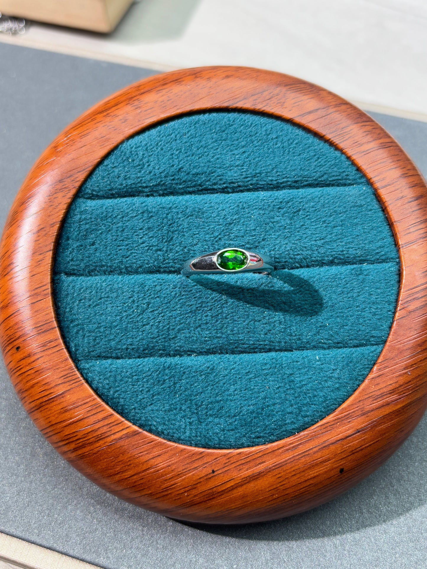 Diopside ring